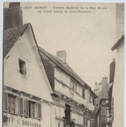AURAY. - Vieilles Maisons de la rue René au vieux bourg de St-Goustan.