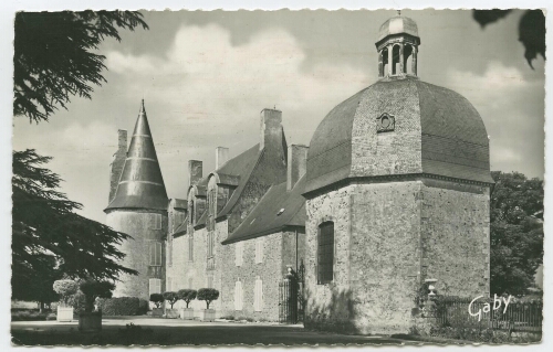 -Vitré (I.etV.) Château des Rochers, façade côté jardin