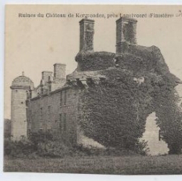 Ruines du Château de Kergroadez, près Lanrivoaré (Finistère)