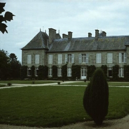 Pleyber-Christ. - Château de Lesquiffiou.
