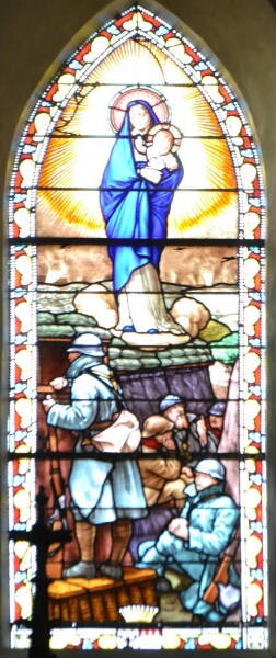 Verrière de la Vierge à l'Enfant apparaissant aux poilus dans les tranchées de  l'église Saint-Georges