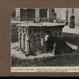 Tombeau - cénotaphe de saint Yves actuellement autel - reposoir extérieur (Minihy-Tréguier)