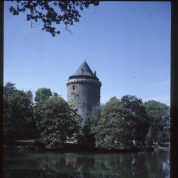 Grand-Fougeray. - Grand-Fougeray : château, donjon, étang.