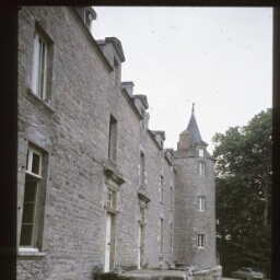 Erquy. - Château de Bienassis.
