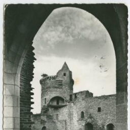 Vitré (I.et-V.) - Le Château, tour de la Magdeleine