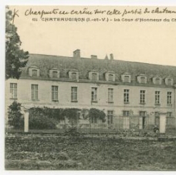 CHATEAUGIRON (I.-et-V.) - La Cour d'Honneur du Château.