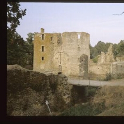 Herbignac. - Château de Ranrouët : château-fort, enceinte.