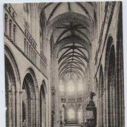 QUIMPER - Intérieur de la Cathédrale - La Nef