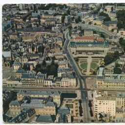 RENNES (I.-et-V.) Le Palais Saint-Georges, l'Avenue Janvier et Quai Chateaubriand.