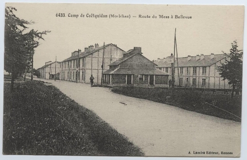 Camp de Coëtquidan (Morbihan) - Route du Mess à Bellevue.