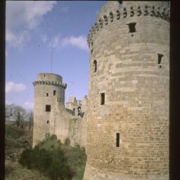 Plédéliac. - La Hunaudaye : château-fort, ruines.