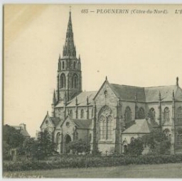 PLOUNERIN (Côtes-du-Nord). L'Eglise, vue d'ensemble.