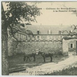 Château dU Bourg-Blanc à PLOURIVO à la Famille Armez