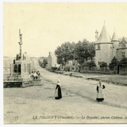 LE FOLGOET (Finistère). - Le Doyenné, ancien Château de la Duchesse Anne
