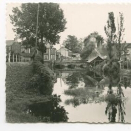 Montfort-sur-Meu (I.-et-V.) Le Pont sur le Meu