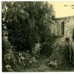LANDEVENNEC - Ruines de l'Abbaye Le Tombeau du Roi Grallon
