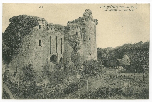 TONQUEDEC (Côtes-du-Nord). Le château, le Pont-levis