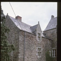 Béganne. - Château de L'Estier : extérieur, arrière.