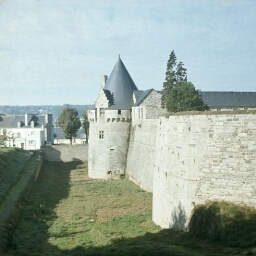 Pontivy. - Château de Rohan.