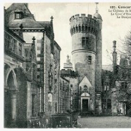 Concarneau Le Château de Kériolet La Cour d'Honneur Le Donjon