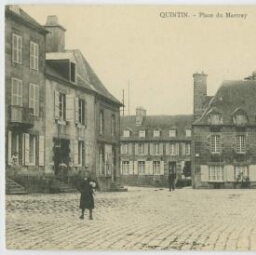 QUINTIN - Place du Martray